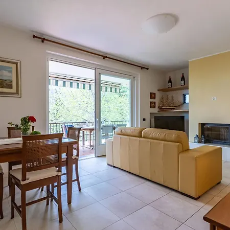 Appartement A Casa Nebbiuno, In Villa, Wifi, By Guestaly