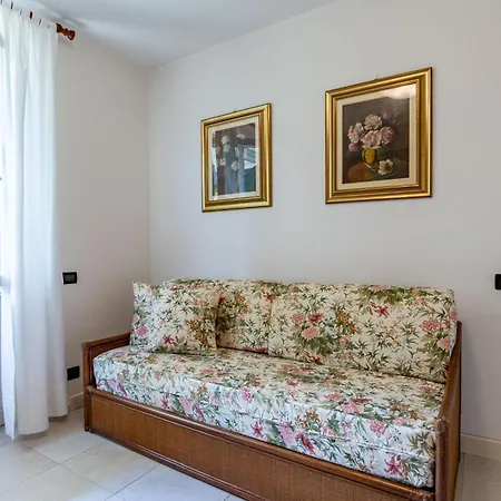 Appartement A Casa Nebbiuno, In Villa, Wifi, By Guestaly Brovello-Carpugnino