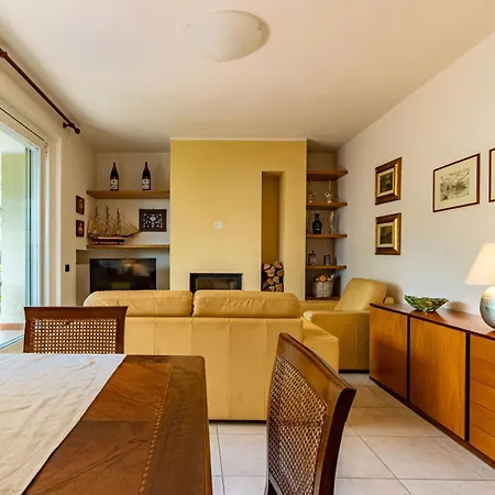 A Casa Nebbiuno, In Villa, Wifi, By Guestaly Appartement Brovello-Carpugnino